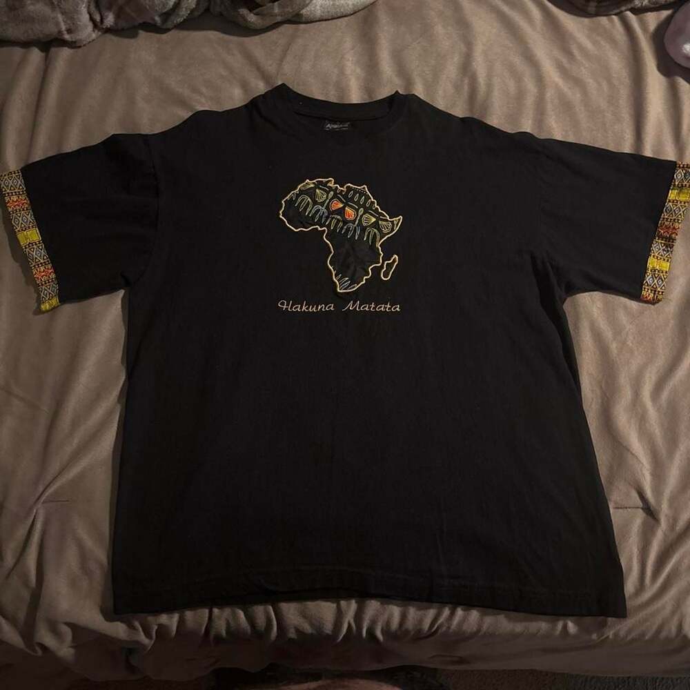 Disney The Lion King Hakuna Matata African Print Sleeve T-Shirt